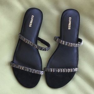 Flats with crystals